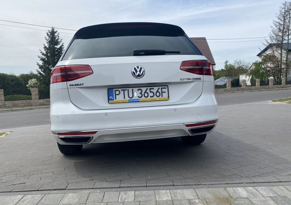 Volkswagen Passat cena 68400 przebieg: 129000, rok produkcji 2017 z Turek małe 596